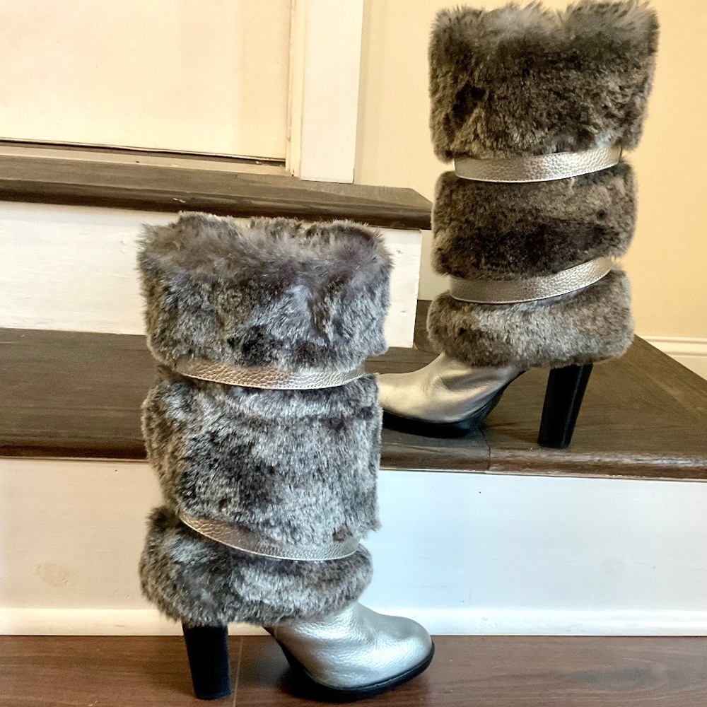 MICHAEL KORS CARLIE METALLIC GUN METAL SLIP ON FAUX FUR LEATHER HIGH HEELS SZ 8 - Picture 2 of 16